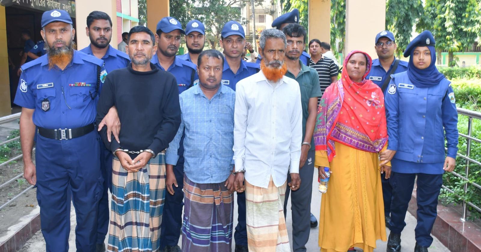 কানের দুল ও সম্পদের লোভে বোনকে হত্যা; নওগাঁয় ছোট ভাই-ভাবীসহ গ্রেফতার ৫